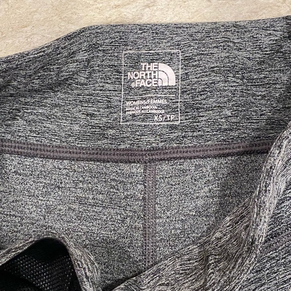 NWOT North Face spandex shorts - Picture 5 of 7